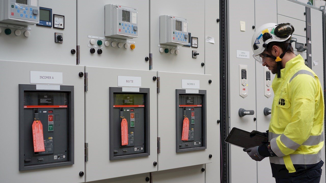 Electric switchgear